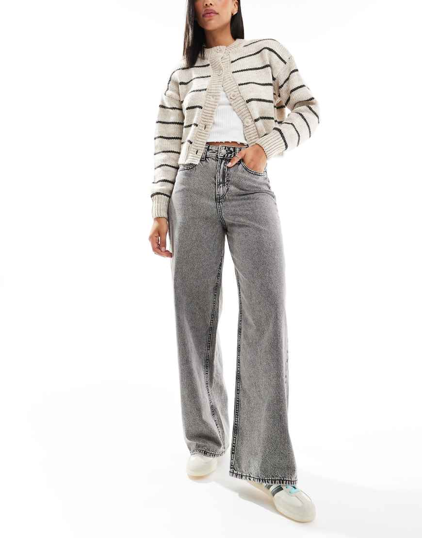 JJXX - Tokyo - Jeans in grauer Acid-Waschung mit hohem Bund und weitem Schnitt JJXX - Tokyo - Jeans in grauer Acid-Waschung mit hohem Bund und weitem Schnitt von JJXX