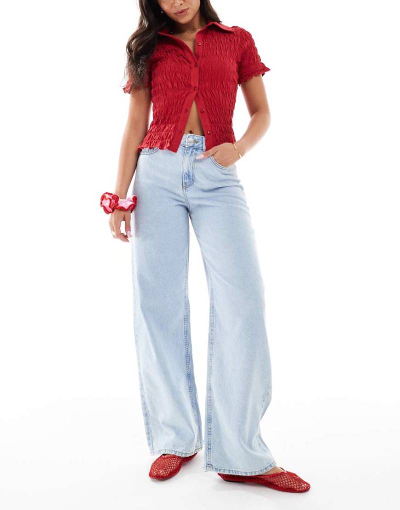 JJXX - Tokyo - Jeans in hellblauer Waschung mit hohem Bund und weitem Bein von JJXX