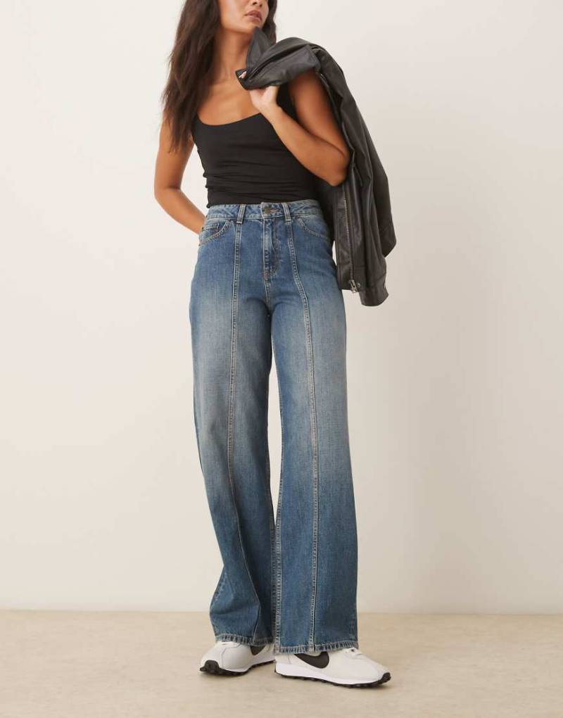 JJXX - Tokyo - Weit geschnittene Jeans in Mittelblau mit Ziernaht von JJXX