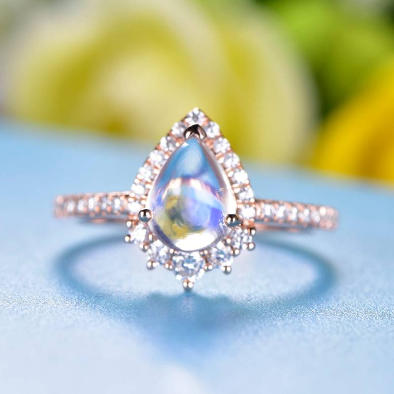Natural Moonstone Ring 14K Rose Gold Braut Mondstein Engagement Halb Eternity Diamond Band Art Deco Halo Brautring von JJewelryCrafts