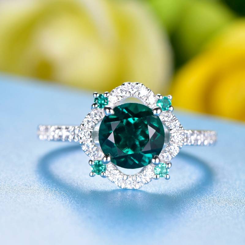 Vs Emerald Ring 14K White Gold Engagement Lab-Behandelte Halb Eternity Diamond Band Floral Halo von JJewelryCrafts