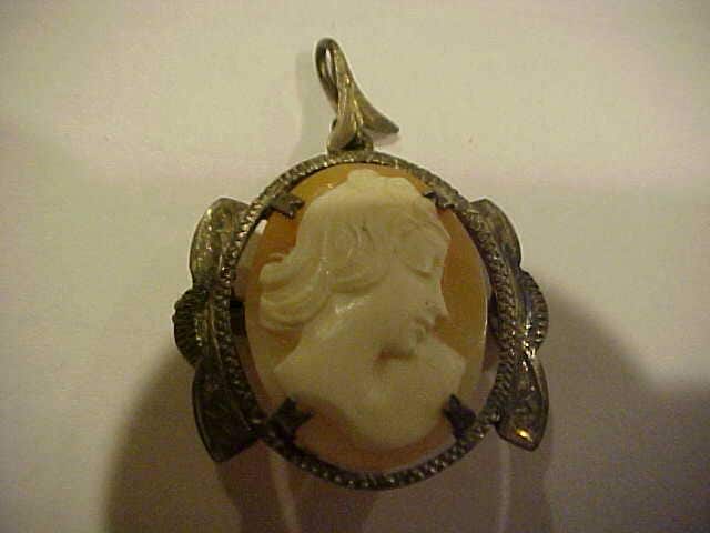 sterling Modern Vintage Montiert Shell Cameo Junge Dame Pin/Anhänger sterling Modern Vintage Montiert Shell Cameo Junge Dame Pin/Anhänger von JJsGoodBuys