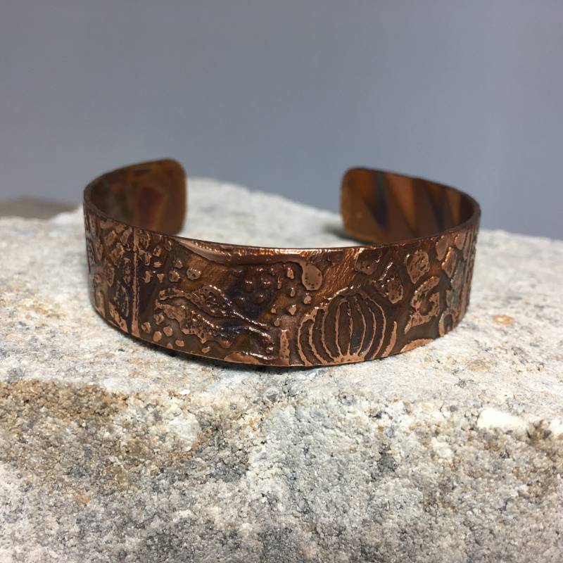 Einzigartige Geätzt Und Flamme Lackiertem Kupfer Armreif Einzigartige Geätzt Und Flamme Lackiertem Kupfer Armreif von JKMJewelryDesigns