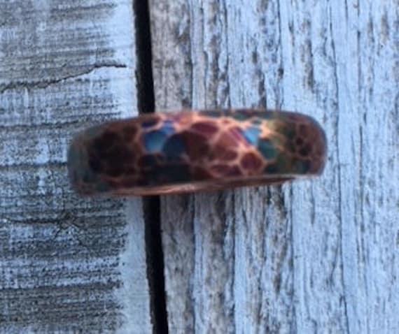 Gehämmert, Gemalt Flamme Kupfernen Ring, Größe 8, 25 Us Gehämmert, Gemalt Flamme Kupfernen Ring, Größe 8, 25 Us von JKMJewelryDesigns
