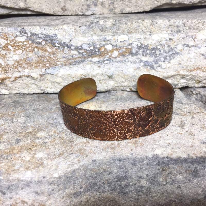Ungewöhnliche Geätzt Muster in Kupfer Armband Ungewöhnliche Geätzt Muster in Kupfer Armband von JKMJewelryDesigns