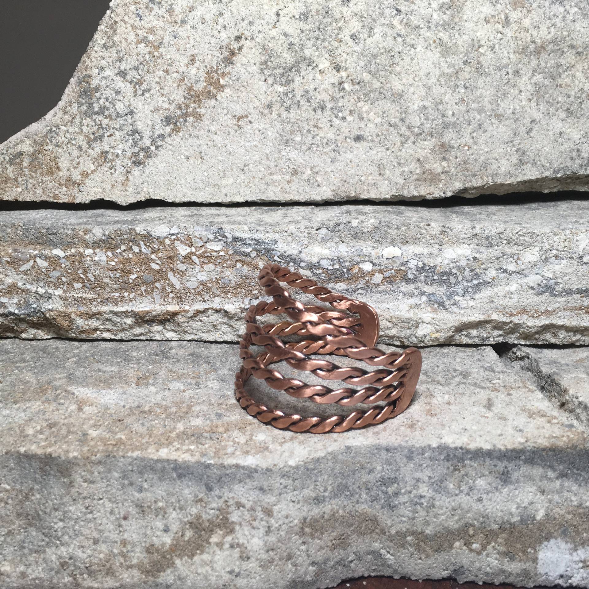 Vier Gewebte Kupferdraht Armreifen Geschweißt Perfekte Trennung, Immer Schön Aussehen Vier Gewebte Kupferdraht Armreifen Geschweißt Perfekte Trennung, Immer Schön Aussehen von JKMJewelryDesigns
