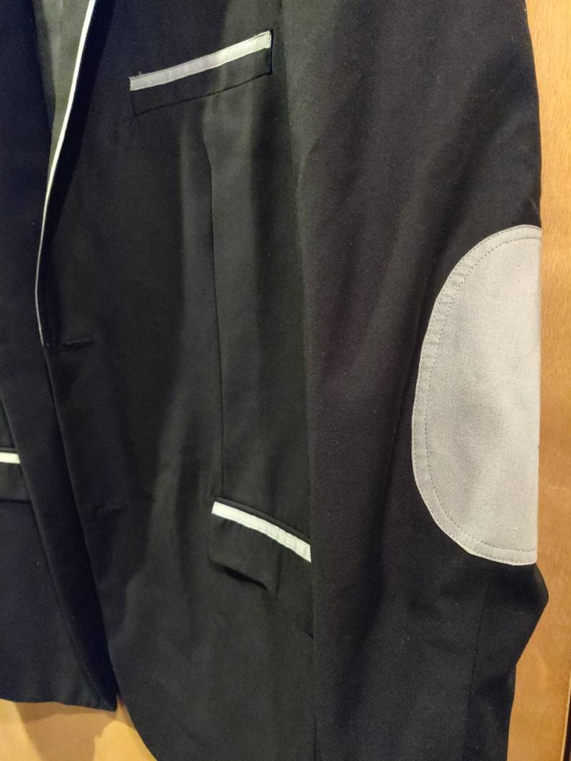 Schwarzer Und Grauer Blazer von JKVintageClothing