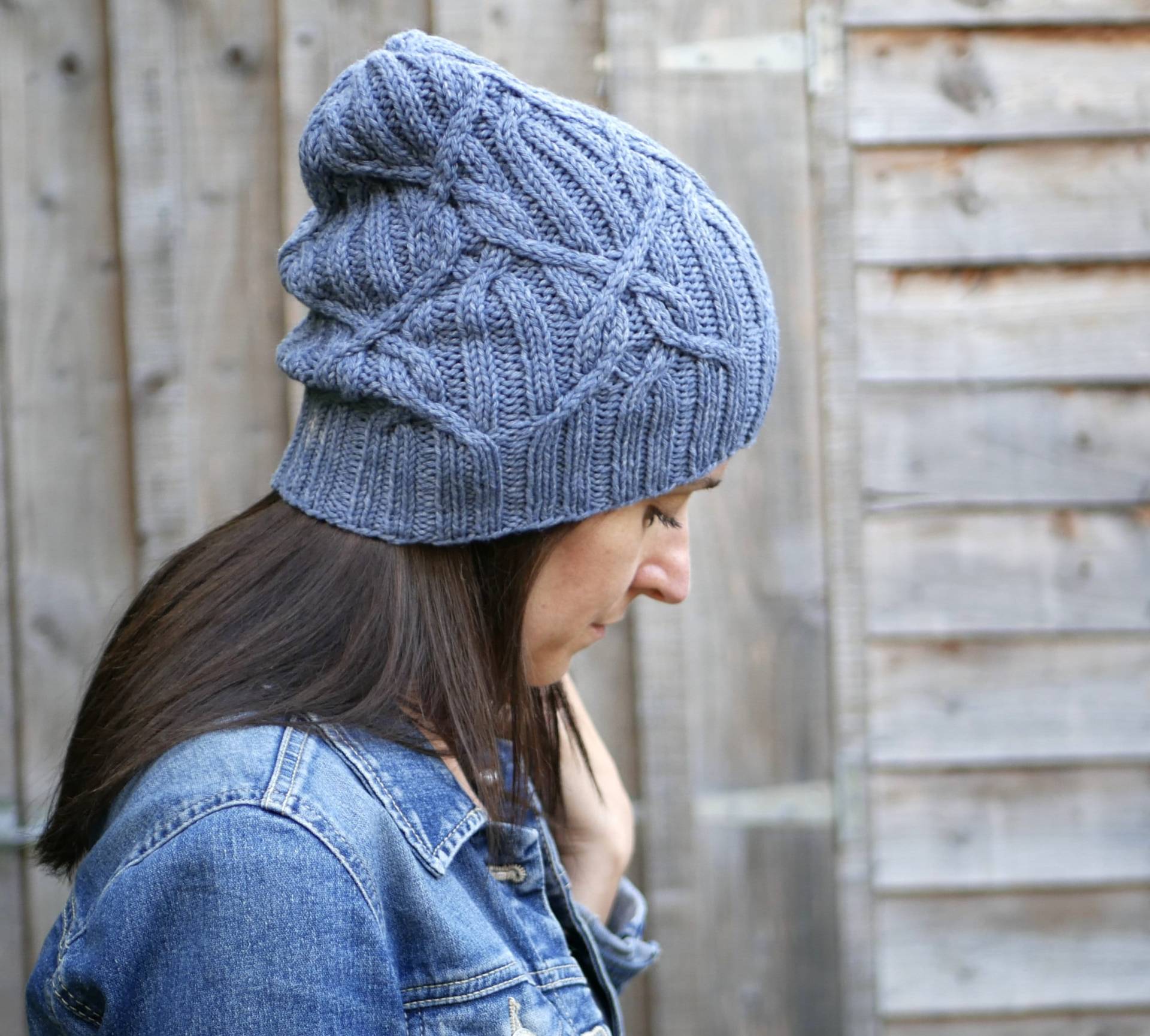 Handgestrickte Slouchy Beanie Wintermütze Mit Zopfmuster Handgestrickte Slouchy Beanie Wintermütze Mit Zopfmuster von JKnitting