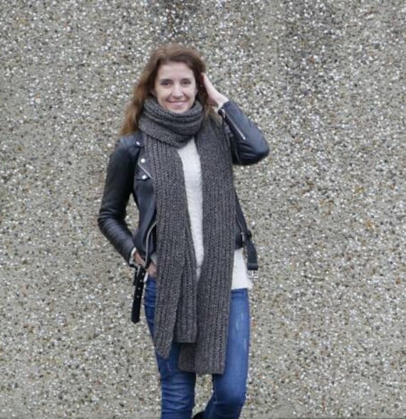 Handgestrickter Merino Wolle Schal Extra Langer Brauner Mode Schal Handgestrickter Merino Wolle Schal Extra Langer Brauner Mode Schal von JKnitting