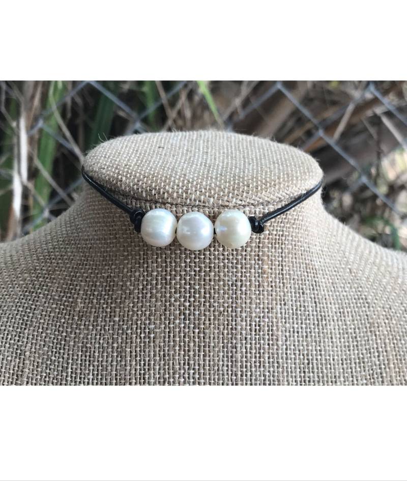 Leder-Halskette, Dreifach-Perlen-Halskette, Geburtsstein Juni, Boho, Erschwingliches Weihnachtsgeschenk, Geschenk Für Sie von JLJewelryNovelties