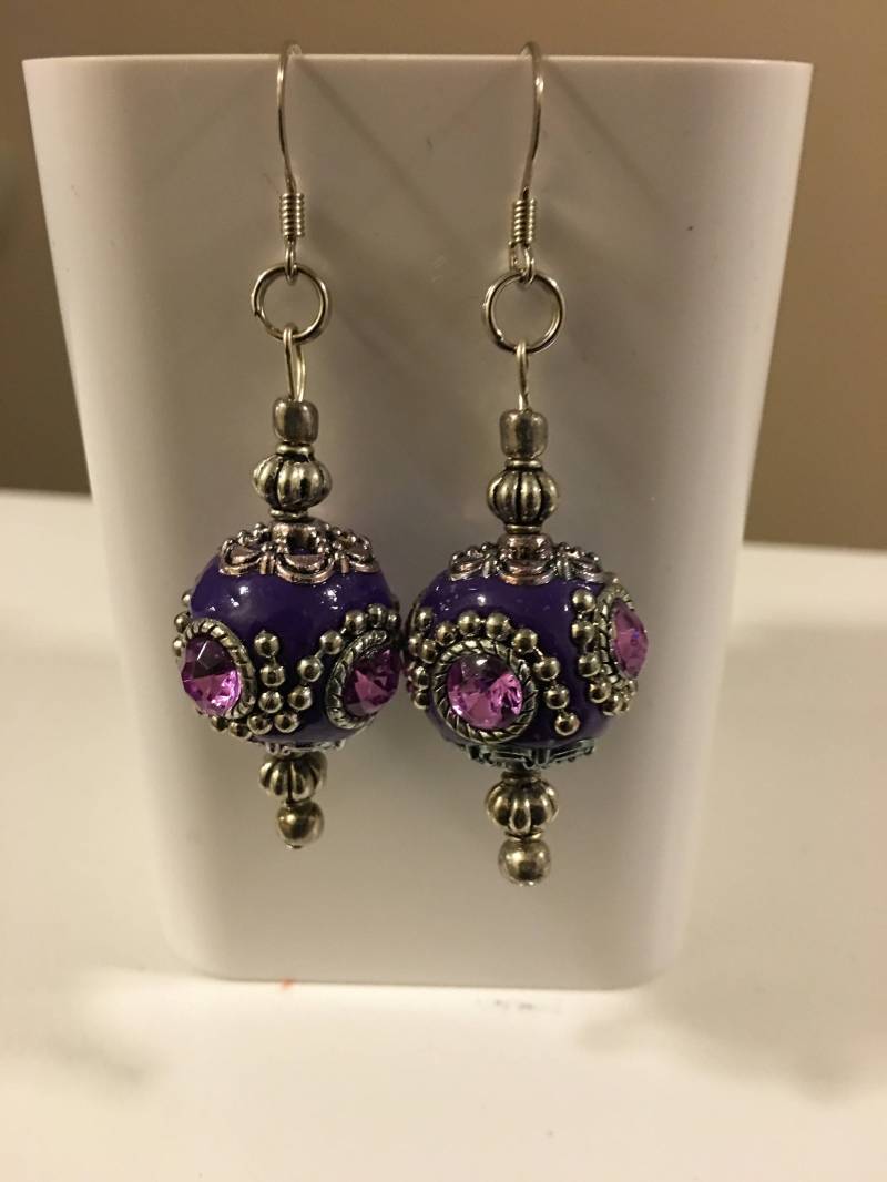 Kräftige Violette Ohrhänger Kräftige Violette Ohrhänger von JLOVEWEAR