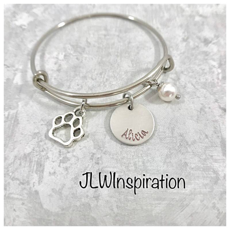 Personalisierte Pawprint Armreif Swarovski Perlen Charm, Mädchenschmuck von JLWInspiration