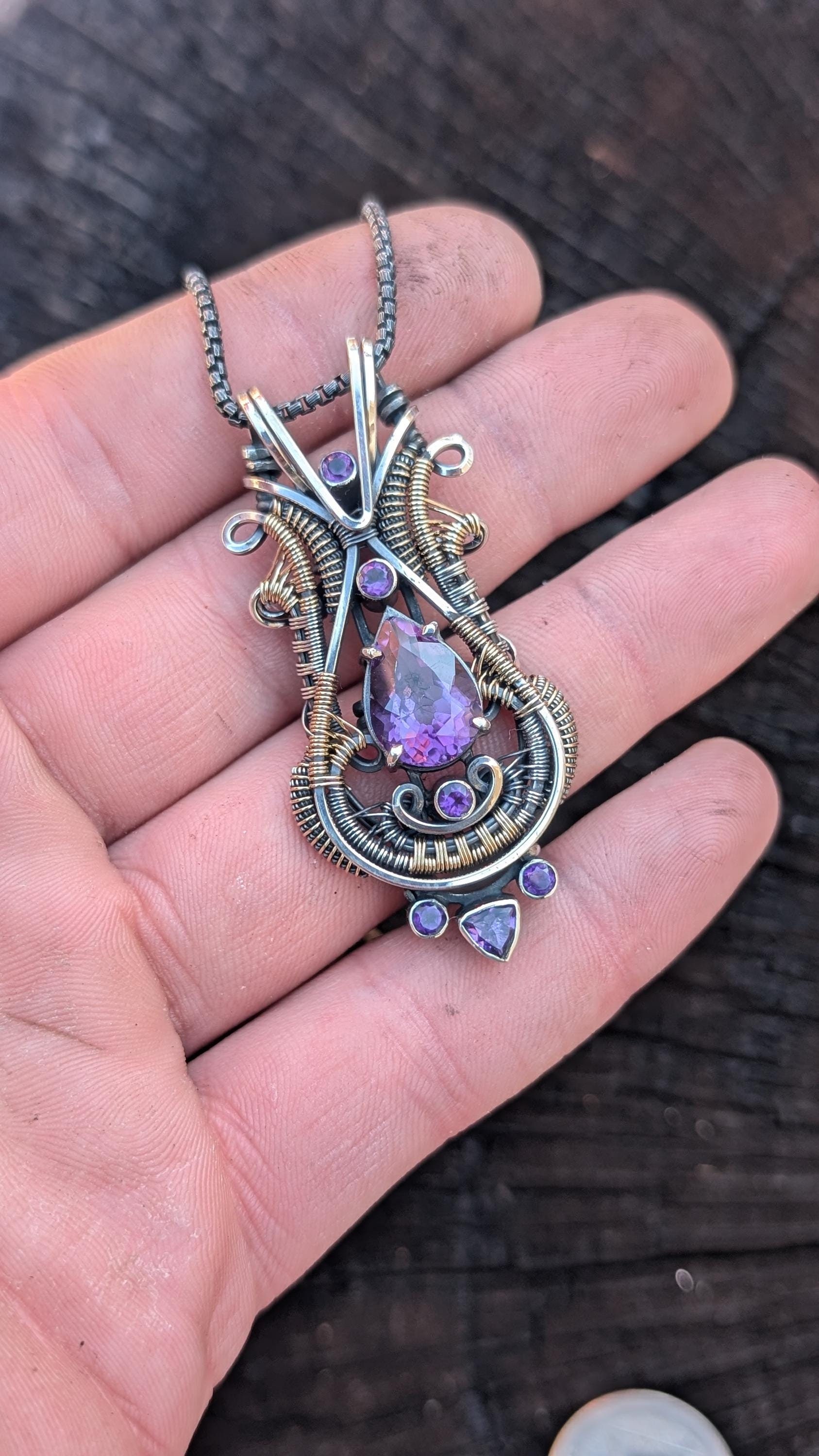Natürlicher Amethyst Sterlingsilber Und 14K Gold Wire Wrap Anhänger - Geburtsstein Kristallschmuck Natürlicher Amethyst Sterlingsilber Und 14K Gold Wire Wrap Anhänger - Geburtsstein Kristallschmuck von JMJJewelryDesign