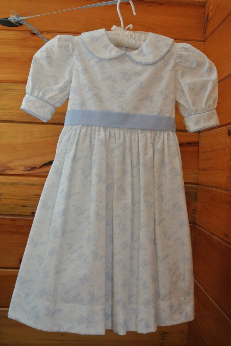 Mädchen Floral Print Kleid - Gr. 4 von JMKCreationsSewing