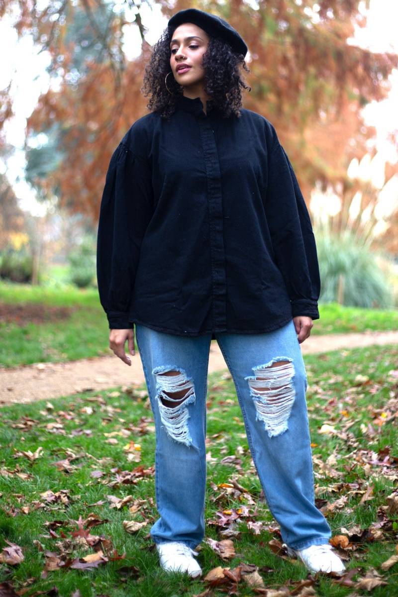 Plus Size Schwarzes Jeanshemd Ballon-Ärmel-Baumwoll-Oversized-Top Plus Size Schwarzes Jeanshemd Ballon-Ärmel-Baumwoll-Oversized-Top von JMOJOBoutique