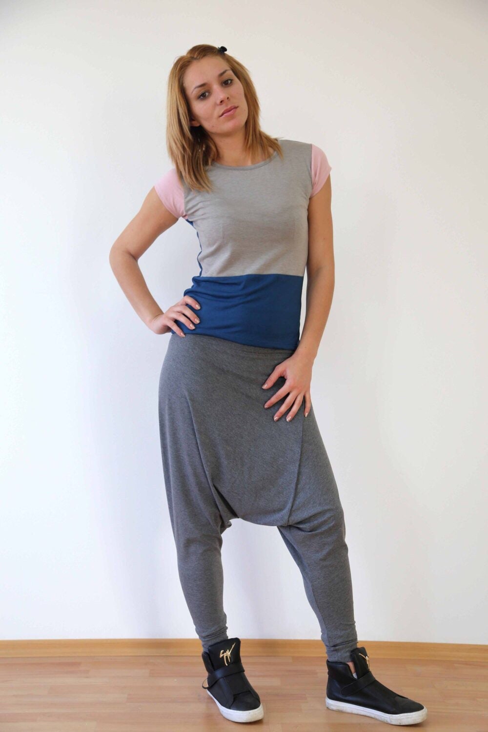 Lange Hose Milan Mit Tiefem Schritt Lange Hose Milan Mit Tiefem Schritt von JMSTYLE