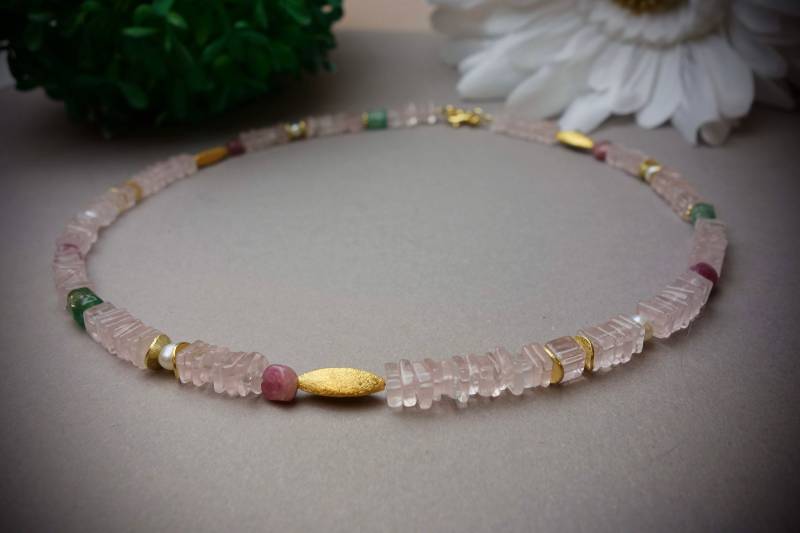 Collier ‚Viola', Halskette, Unikat, Rosenquarz, Aventurin, Pink Turmalin, Süßwasserzuchtperlen, 925 Sterling Silber Collier ‚Viola', Halskette, Unikat, Rosenquarz, Aventurin, Pink Turmalin, Süßwasserzuchtperlen, 925 Sterling Silber von JMSchmuckDesign