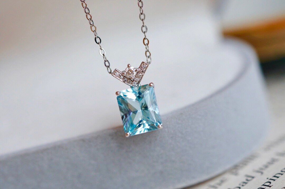 Aquamarin Anhänger Halskette, Geburtsstein Halskette 18K Gold, Edelstein Und Diamant Brautschmuck Muttertagsgeschenk Für Sie Aquamarin Anhänger Halskette, Geburtsstein Halskette 18K Gold, Edelstein Und Diamant Brautschmuck Muttertagsgeschenk Für Sie von JMgemsDesign