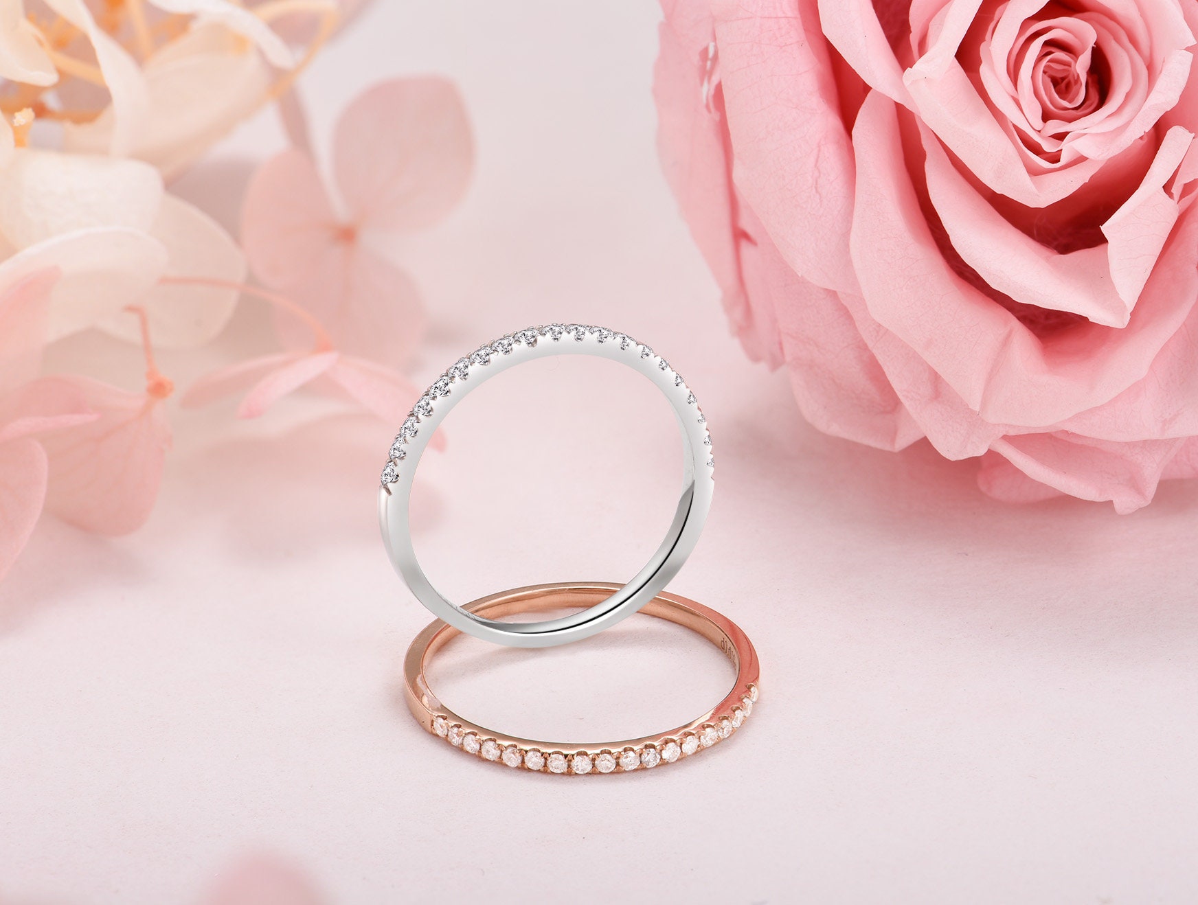 Zierlicher Diamant Stacking Eternity Ring 18Kgold Natürlicher Echter Geschenk Für Sie Zarter Band Zierlicher Diamant Stacking Eternity Ring 18Kgold Natürlicher Echter Geschenk Für Sie Zarter Band von JMgemsDesign