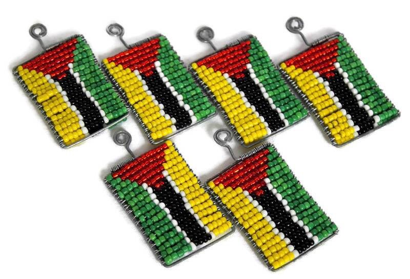 Set Aus 5 Mosambik Flaggen-Perlen Und Schlüsselanhänger Mit Metall-Reißverschluss. Ihre Landesflagge 3 X cm | Ca.. Mottoparty Danke Geschenke Set Aus 5 Mosambik Flaggen-Perlen Und Schlüsselanhänger Mit Metall-Reißverschluss. Ihre Landesflagge 3 X cm | Ca.. Mottoparty Danke Geschenke von JNGcape