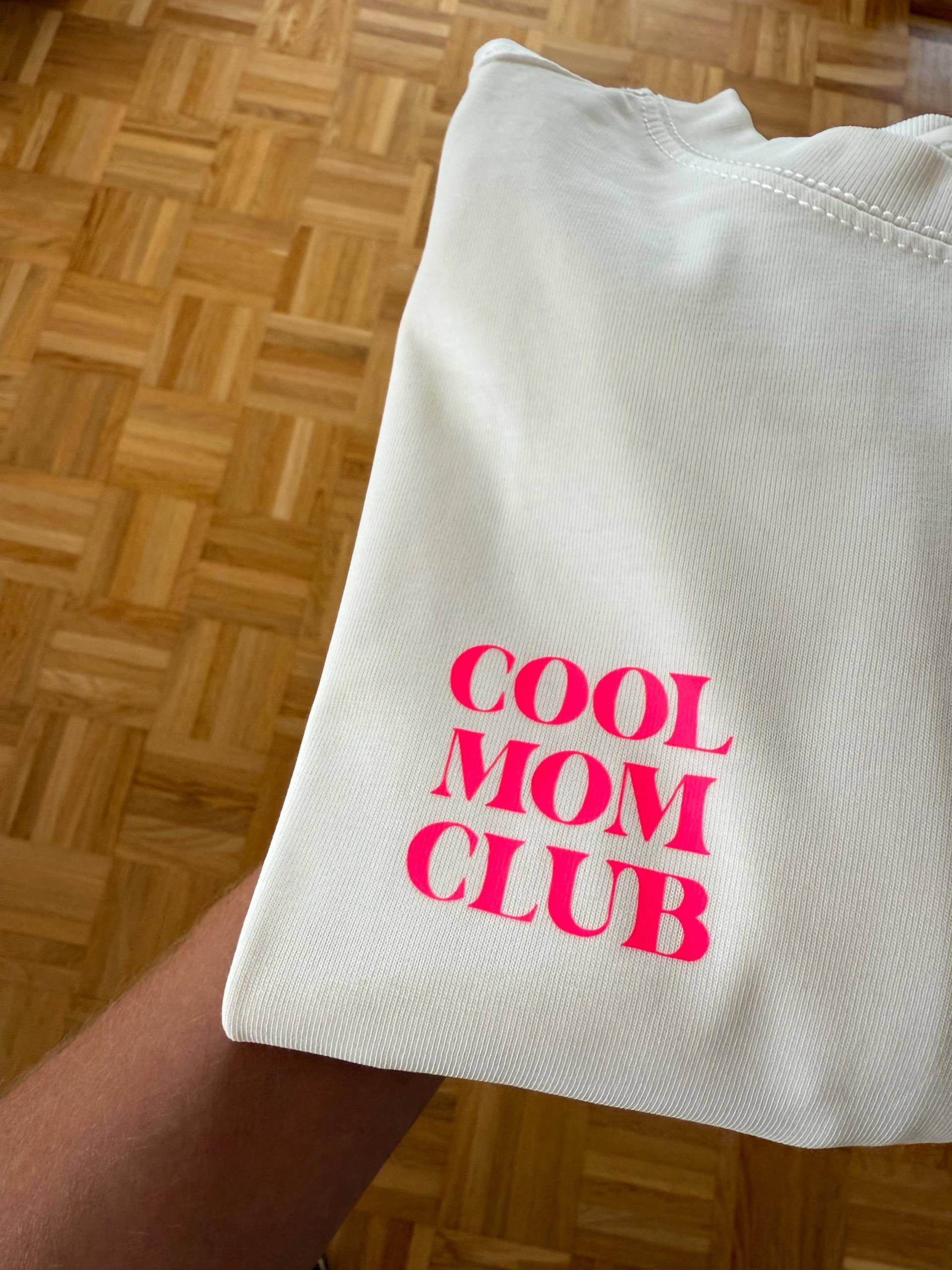 Bügelfolie, Bügelbild, Cool Mom Club, Neon, Schriftzug, Hipsterstyle von JOFRAMALandau