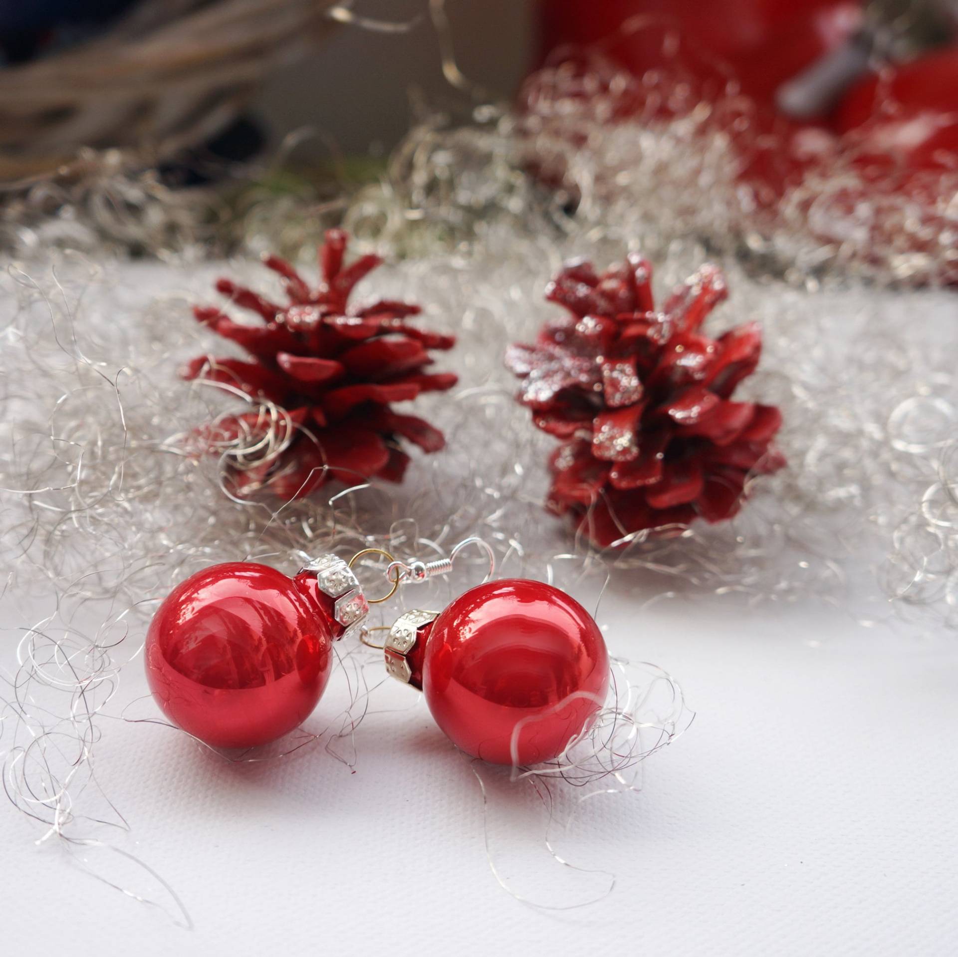 Weihnachtsohrringe, 2, 5 cm, Rot, Mini Christbaumkugeln, Weihnachten 1 Paar, Glas, Opalschimmer , Irisierend , Partyschmuck, Silikonstopper Weihnachtsohrringe, 2, 5 cm, Rot, Mini Christbaumkugeln, Weihnachten 1 Paar, Glas, Opalschimmer , Irisierend , Partyschmuck, Silikonstopper von JOJAsARTandMORE