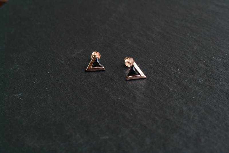 Silber | 925 Rose Ohrringe Triangle Mit Schwarzem Zirkonia Silber | 925 Rose Ohrringe Triangle Mit Schwarzem Zirkonia von JOOYSshop