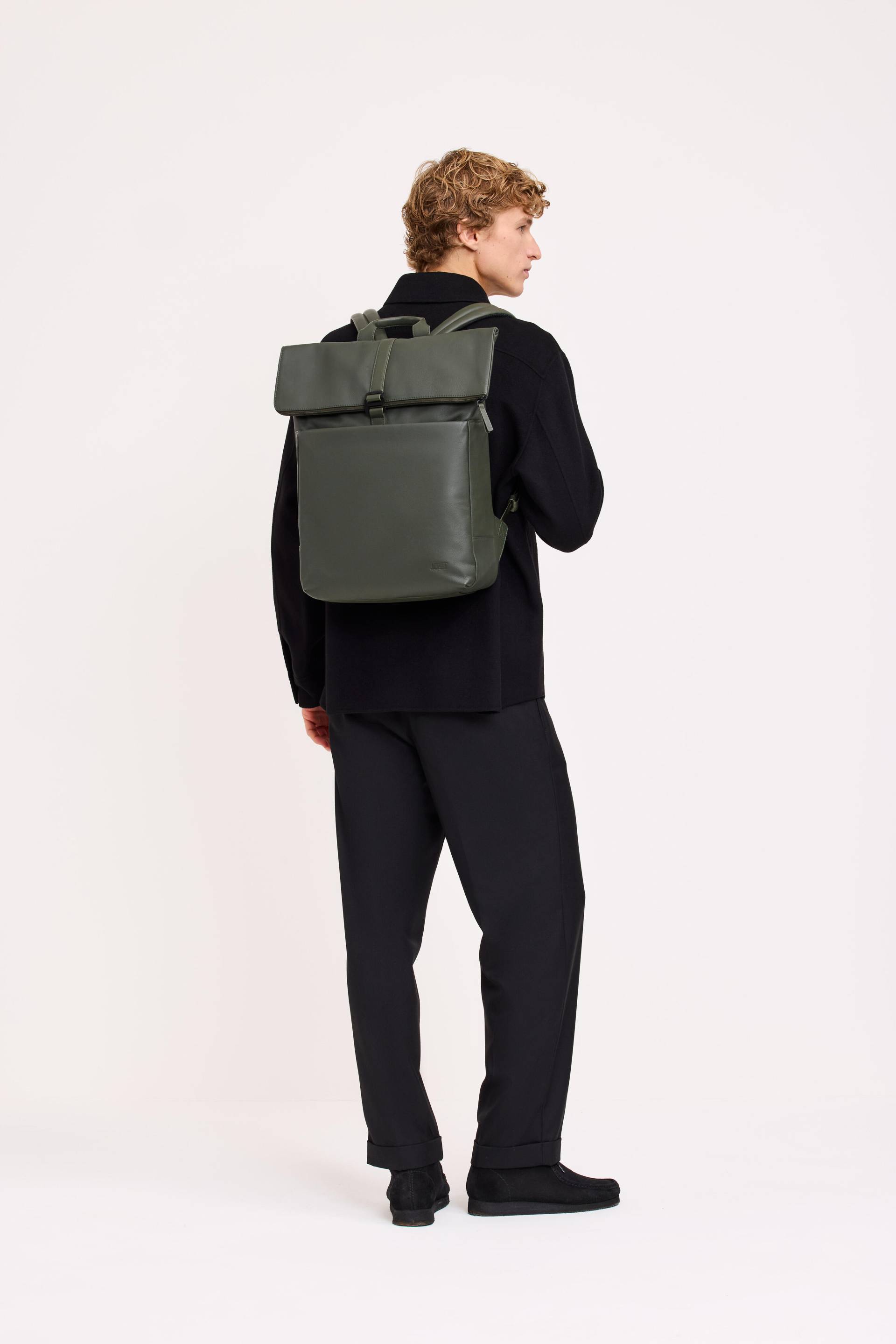 JOST - TROMSOE Kurierrucksack olive cognac von JOST