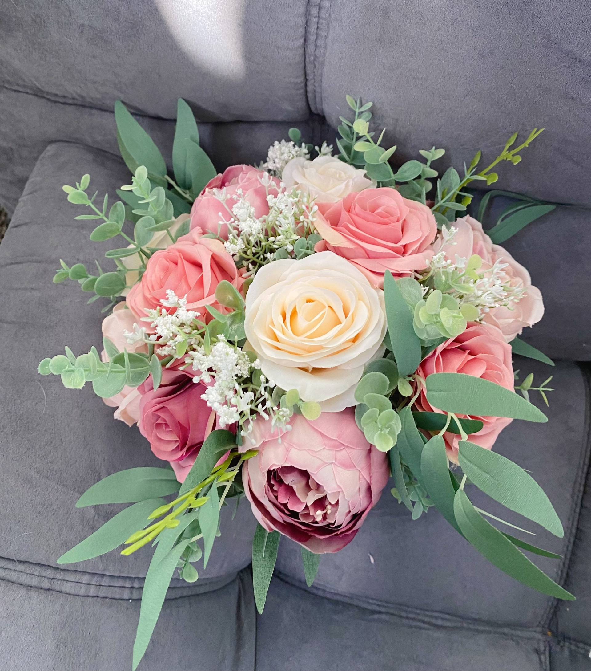 Seiden-Hochzeitsstrauß Brautblumen in Rosa, Elfenbein Und Altrosa Seiden-Hochzeitsstrauß Brautblumen in Rosa, Elfenbein Und Altrosa von JOYQFLORALINC