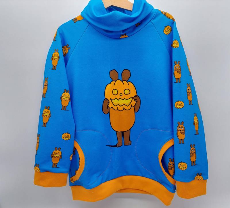 Pullover/Sweatshirt Sendung Der Maus "Halloween" Im Raglan-stil Mit Schalkragen Und Taschen Blau Größe 122 Sommersweat von JOhandgmacht