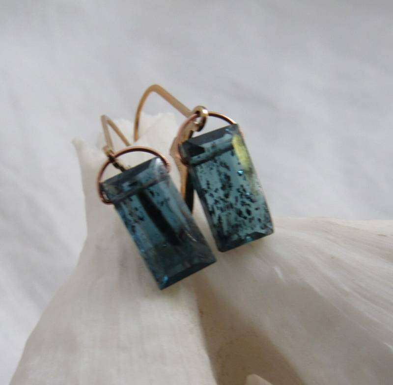 Blaue Kyanit Briolette, 14K Gold Filled Ohrhaken von JPGemJewels