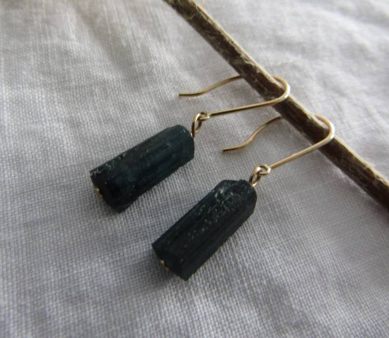 Blauer Turmalin Indigolith Kristall, Sterling Silber Ohrhaken, Ohrringe von JPGemJewels