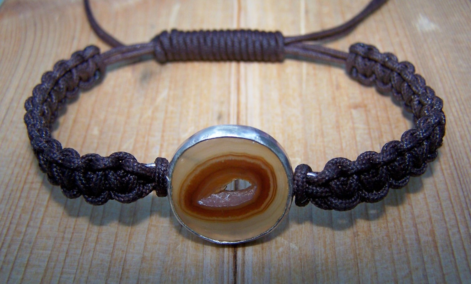 Druzy Makramee, Anhängeröse Aus Sterlingsilber, Geflochtene Braune Wachskordel, Armband Druzy Makramee, Anhängeröse Aus Sterlingsilber, Geflochtene Braune Wachskordel, Armband von JPGemJewels