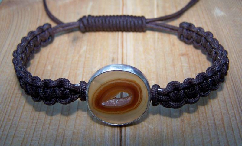 Druzy Makramee, Anhängeröse Aus Sterlingsilber, Geflochtene Braune Wachskordel, Armband Druzy Makramee, Anhängeröse Aus Sterlingsilber, Geflochtene Braune Wachskordel, Armband von JPGemJewels