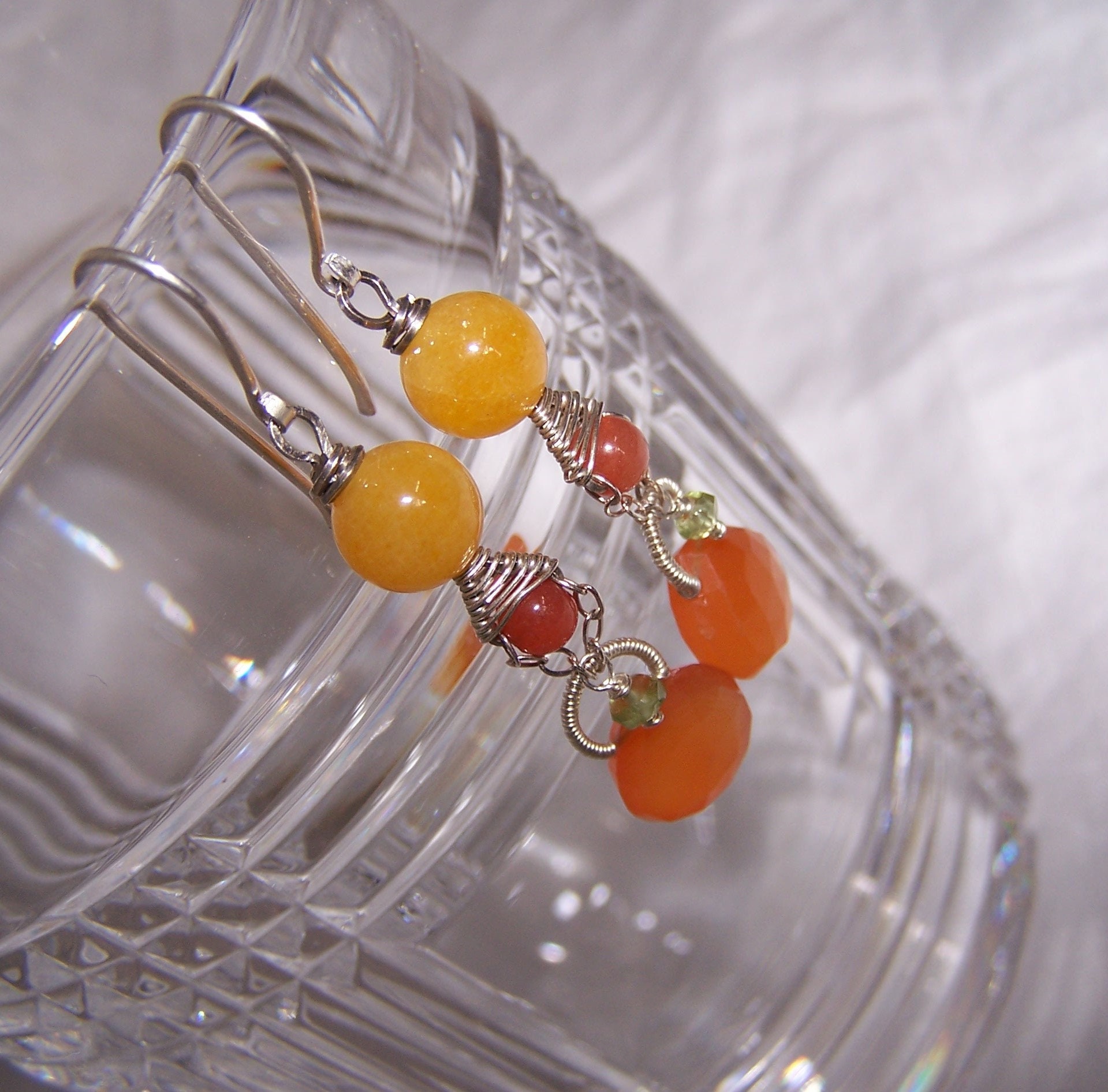 Gelber Aragonit, Korbgeflecht-Achat, Karneol Briolette-sterlingsilber Kettenohrhänger Gelber Aragonit, Korbgeflecht-Achat, Karneol Briolette-sterlingsilber Kettenohrhänger von JPGemJewels