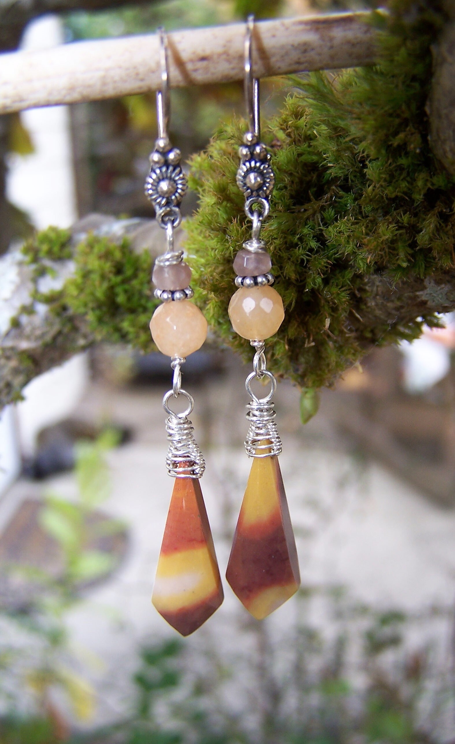 Mookait Briolette, Pfirsich Adventurin, Zobel Mondstein, Kidney Ohrhaken Aus Bali Mookait Briolette, Pfirsich Adventurin, Zobel Mondstein, Kidney Ohrhaken Aus Bali von JPGemJewels