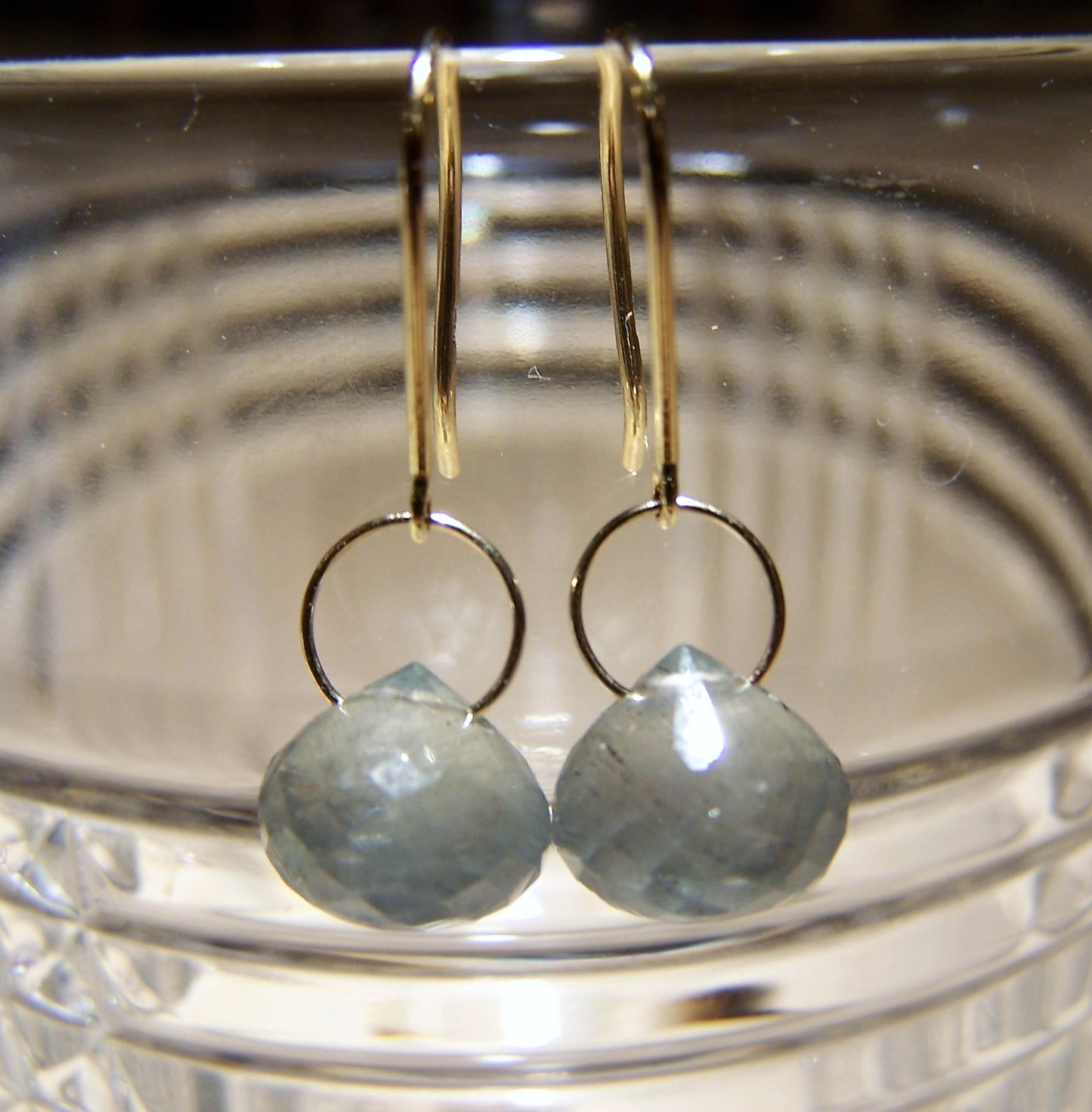 Moos-Aquamarin Facettierte Briolette, 585Er Gelbgold-Ohrhaken Moos-Aquamarin Facettierte Briolette, 585Er Gelbgold-Ohrhaken von JPGemJewels