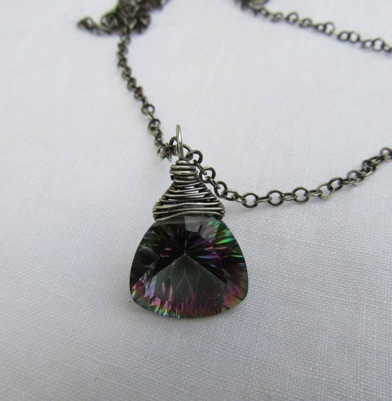 Mystic Topaz, Nordlichter, Trillion Geschliffene Briolette, Sterling Silber Verpackung, Halskette Mystic Topaz, Nordlichter, Trillion Geschliffene Briolette, Sterling Silber Verpackung, Halskette von JPGemJewels