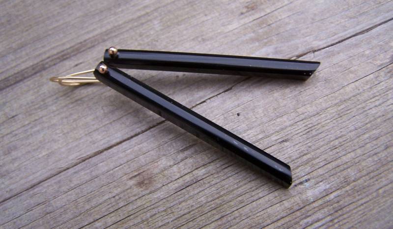 Obsidian-stick Mit Massivem 14K Gold-Ohrhaken Fixiert Obsidian-stick Mit Massivem 14K Gold-Ohrhaken Fixiert von JPGemJewels