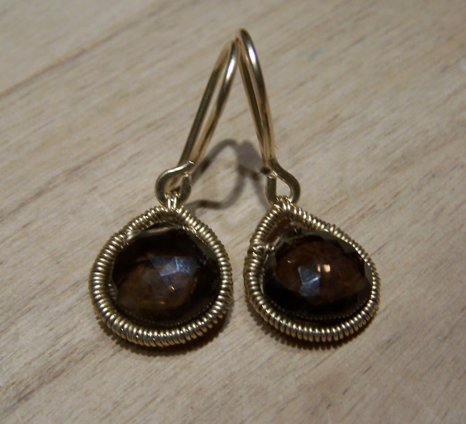 Rauchquarz, 14K Vergoldete Spirale, Ohrhaken von JPGemJewels