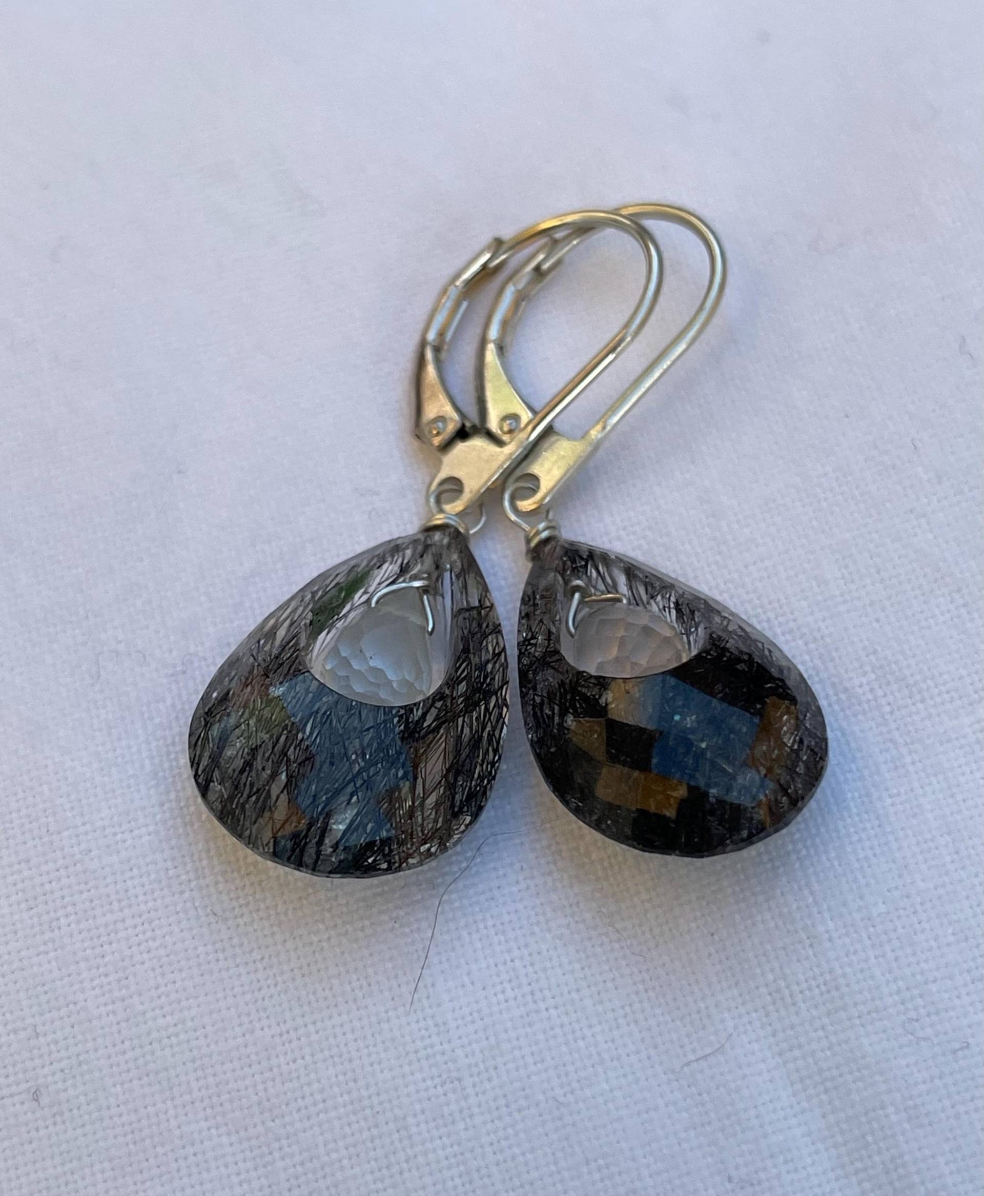 Schwarzer Turmalin Rutilquarz, Facettierter Bergkristall, Sterling Silber Brissuren Schwarzer Turmalin Rutilquarz, Facettierter Bergkristall, Sterling Silber Brissuren von JPGemJewels