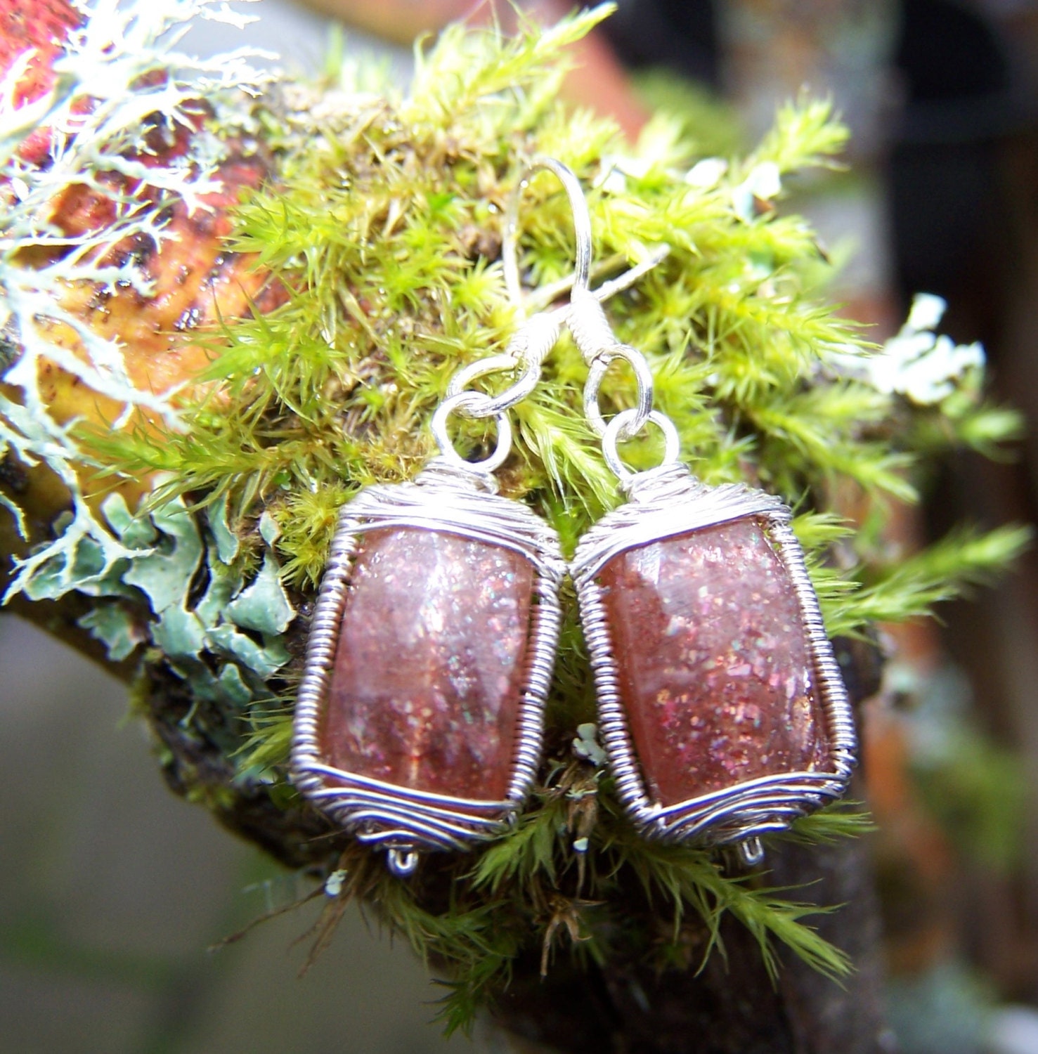 Sunstone Rechteck, Sterling Silber Wrap, Haken Stil Ohrdraht Ohrringe Sunstone Rechteck, Sterling Silber Wrap, Haken Stil Ohrdraht Ohrringe von JPGemJewels