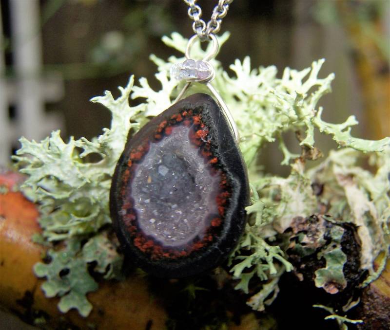 Tabasco Geode, Sterling Silber Öse, Oxidierte Ss Kugelkette, Halskette Tabasco Geode, Sterling Silber Öse, Oxidierte Ss Kugelkette, Halskette von JPGemJewels