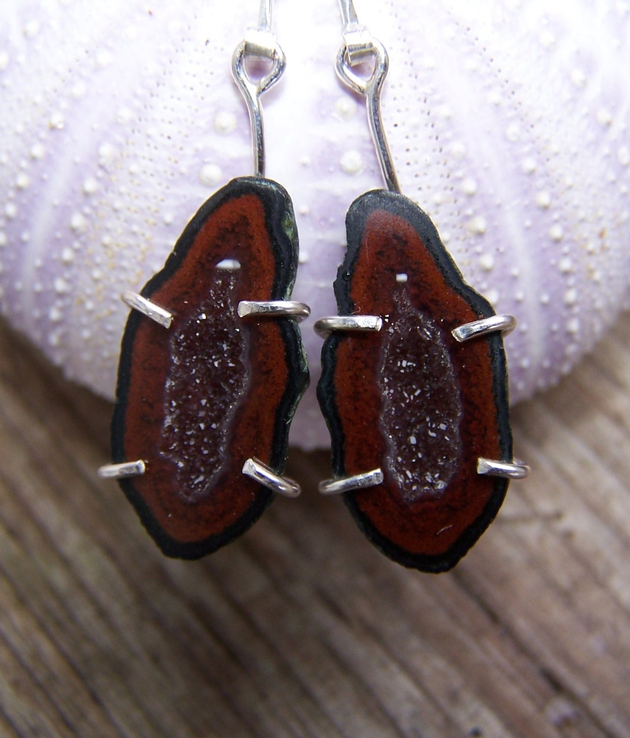 Tabasco Geode , Sterling Silber Krappenfassung, Ohrringe Tabasco Geode , Sterling Silber Krappenfassung, Ohrringe von JPGemJewels