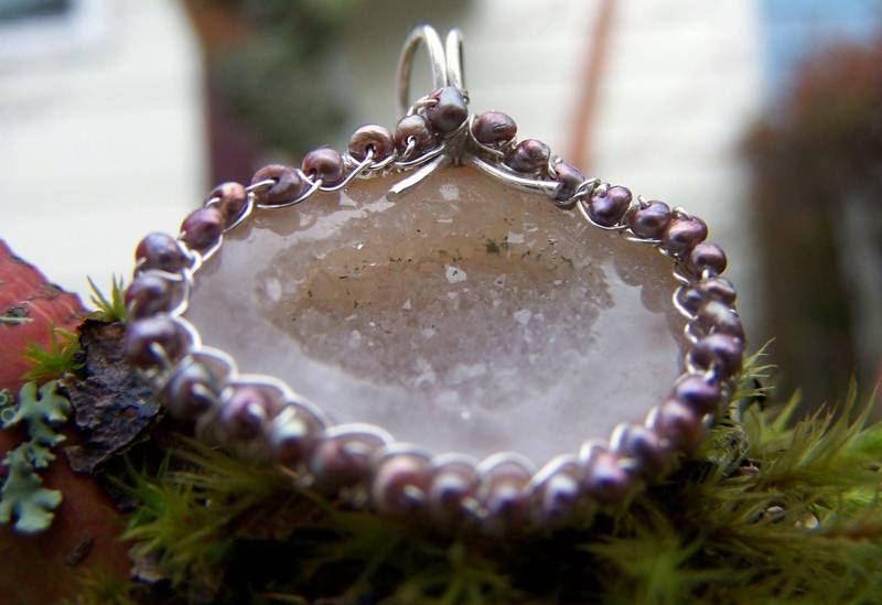 Tabasco Geode Druzy, Sterling Silber Wire Wrap, Keshi Perlen, Anhänger Tabasco Geode Druzy, Sterling Silber Wire Wrap, Keshi Perlen, Anhänger von JPGemJewels