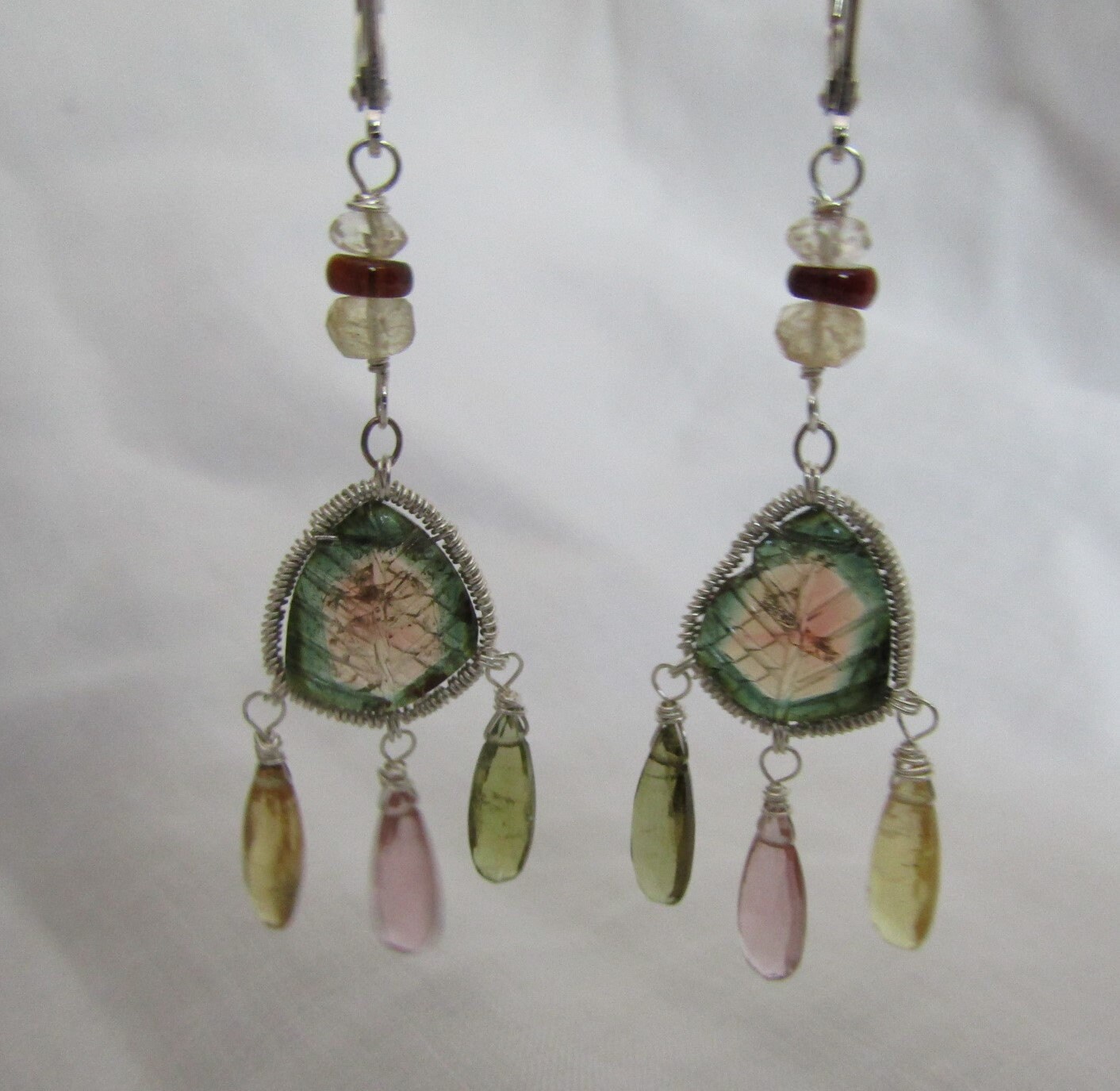 Wassermelonen-Turmalin Chandelier, Sterling Silber Coil Wrap, Brisuren Wassermelonen-Turmalin Chandelier, Sterling Silber Coil Wrap, Brisuren von JPGemJewels
