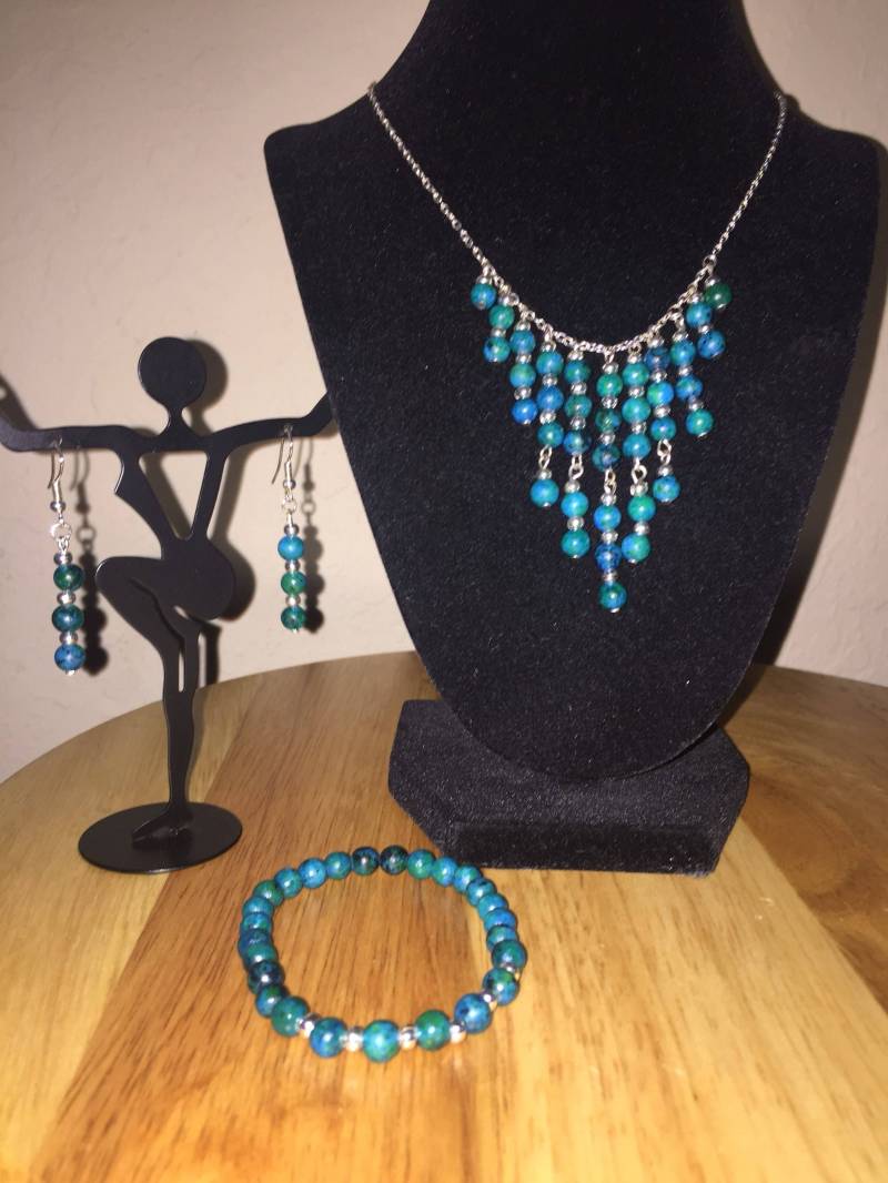 Dunkelblaue Fransen Halskette, Tropfen Ohrringe Und Armband Set Dunkelblaue Fransen Halskette, Tropfen Ohrringe Und Armband Set von JPSJDESIGNS
