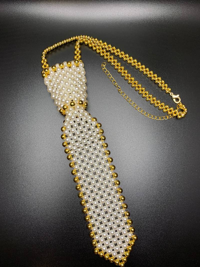 Gold Und Creme Perlenhalsband Gold Und Creme Perlenhalsband von JPSJDESIGNS