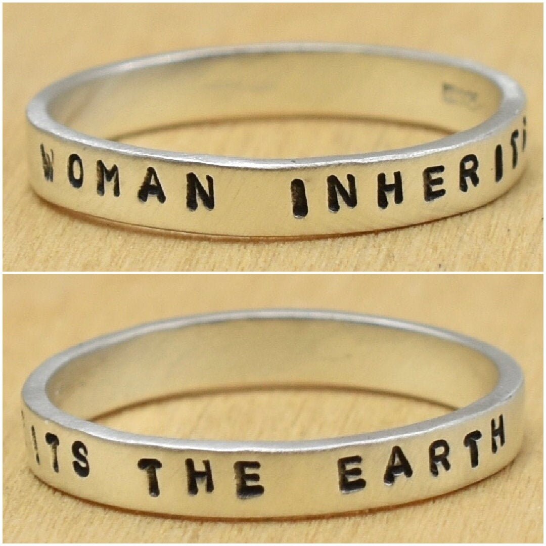 Frau Erbt Die Erde Hand Gestempelt Sterling Silber Ring Frau Erbt Die Erde Hand Gestempelt Sterling Silber Ring von JRBHandmadeDesigns