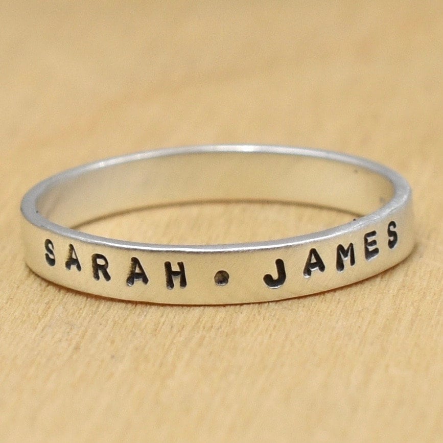 sterling Silber Ring Mit Gestempeltem Name/Datum Wort sterling Silber Ring Mit Gestempeltem Name/Datum Wort von JRBHandmadeDesigns